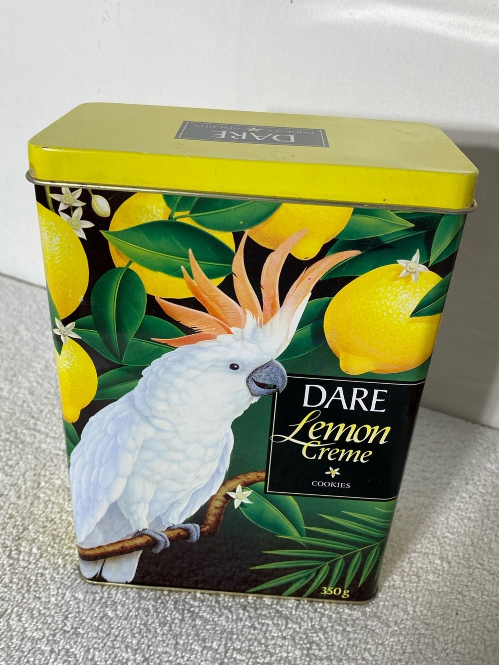 Vintage DARE Yellow & Green Lemon Creme Cookie Decorative Tin Nostalgia